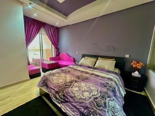 Spacious 2 bedrooms Apartment steps to the beach - 1