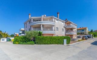 Sunshine Apartment Medulin , seafront terrace, free parking & pet friendly - 5