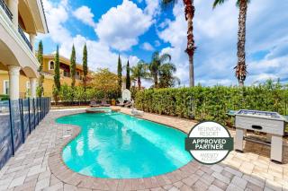 Upscale 7 Bdrm Oasis with Home Theater at Reunion - 0