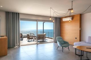 Skyline Penthouses & Suites at Mango Beach - 4