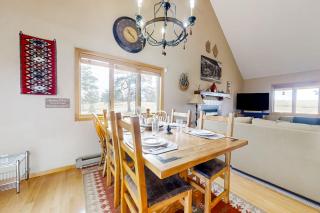 Panoramic Views! 'The Cozy Fox Cabin' in Livermore - 1