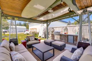 Beachfront Oasis! Luxe Lummi Island Retreat - 9