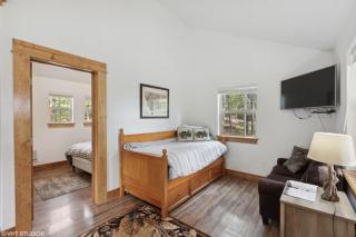 Whispering Pines Cabins - 3