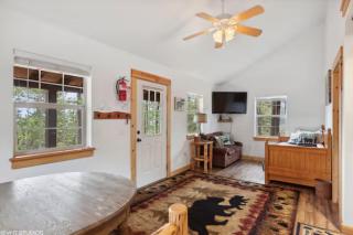 Whispering Pines Cabins - 1