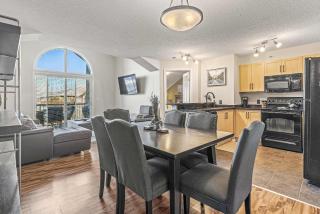 Ridgeview Retreat 2BR Den with Hot Tub Sleeps 7 - 5