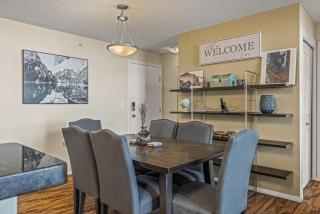 Ridgeview Retreat 2BR Den with Hot Tub Sleeps 7 - 2
