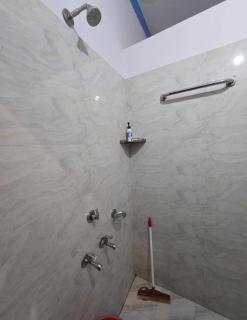Awadh dham guest house - 9
