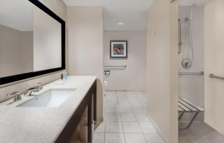 Crowne Plaza Cleveland at Playhouse Square by IHG - 7