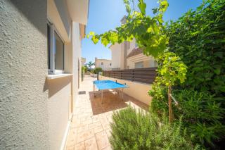 Luxury spacious holiday Villa with heated swimming pool - 2