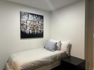 Perfect Location - Comfy Suite - 7