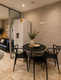 Stylish 2 bedroom apartment, 5 mins from City Centre - 5