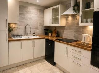 Stylish 2 bedroom apartment, 5 mins from City Centre - 2