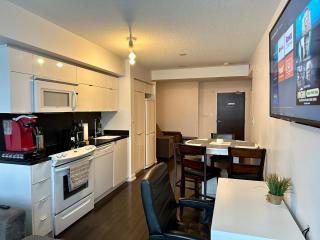 Perfect Location - Comfy Suite - 2