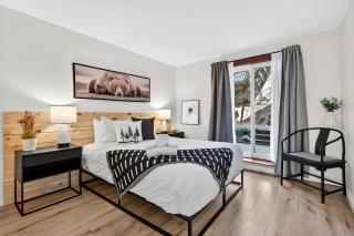 Ski-in/Ski-out Modern Condo in Tremblant Village - 9
