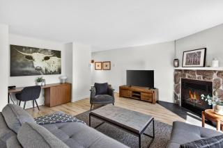 Ski-in/Ski-out Modern Condo in Tremblant Village - 5