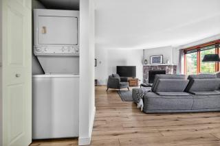Ski-in/Ski-out Modern Condo in Tremblant Village - 3