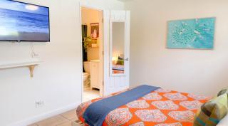 Cozy Garden Bungalow - Pets/Parking/Beach - 7