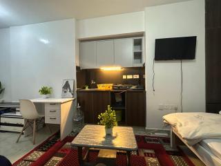 Residence Next Door-4 - 6