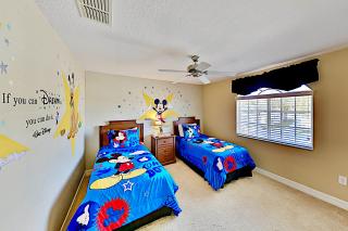 Fun 4BR with Pool Spa and Harry Potter Game Room - 7