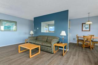 2-Bedroom Condo with King Bed and Fireplace - Pool Hot Tub and Game Room Access - 5