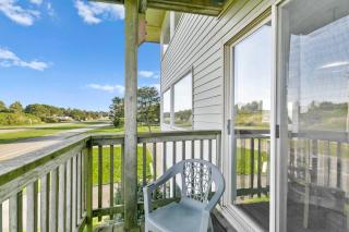 2-Bedroom Condo with King Bed and Fireplace - Pool Hot Tub and Game Room Access - 5