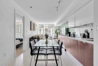 Modern 2BR Waterfront Retreat City Views - 7