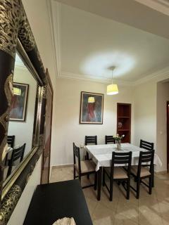 Appartement Chic 2 Chambres & Salon Traditionnel - 2