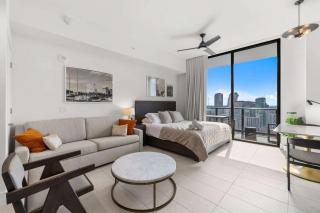 Spacious 1BR - Pool & Gym - Near Fan Fest 2026 - 3