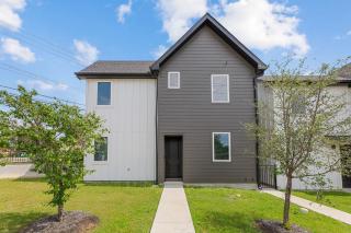 Chic 3BR in East Austin w EV Charger Near DT - 0