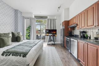 Cozy City Studio Near Budweiser & BMO Stadium - 6