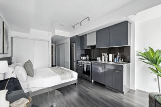 Chic Downtown Studio Perfect Couple's Getaway - 2