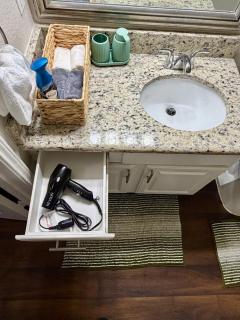 Elegant 1BR with Pool View in the Heart of Dallas - 2