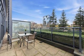 Luxurious 4BR Oasis Walk to CN Tower Entertainment - 7
