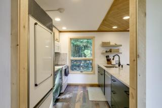 Resort-Style Community! Quechee Chalet w/ Deck - 4