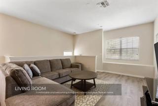Charming 3-Bedroom Home in Gated Oakwater Resort - 1