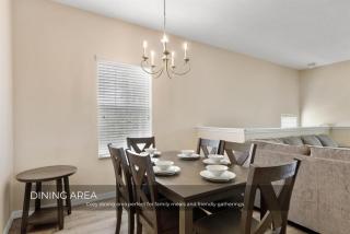 Charming 3-Bedroom Home in Gated Oakwater Resort - 2