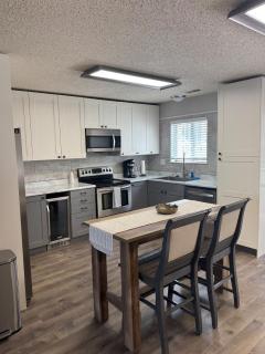 Kapilana Resort Condos - Lake of the Ozarks Waterfront, Pool, Dock, Grill, Fishing, Boat Rentals, & Lake Views - 3
