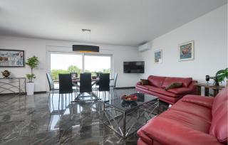 Stunning Home In Krnica - 8