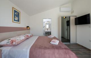 Stunning Home In Krnica - 6