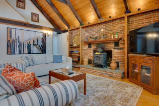 Waterfront Lake Arrowhead Cabin w/ Dock & Fire Pit - 3