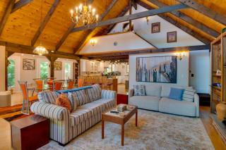 Waterfront Lake Arrowhead Cabin w/ Dock & Fire Pit - 4
