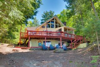 Waterfront Lake Arrowhead Cabin w/ Dock & Fire Pit - 7