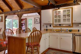 Waterfront Lake Arrowhead Cabin w/ Dock & Fire Pit - 1