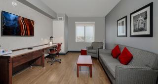 Four Points by Sheraton Houston Hobby Airport - 3