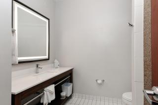Four Points by Sheraton Houston Hobby Airport - 2