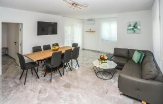 Beautiful Home In Nova Vas - 3
