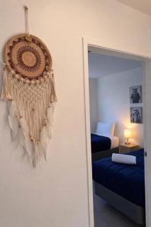 Private 2BR Unit and Parking, 5 min drive to Lake - 3