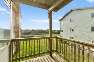 Pet-Friendly Family Fireplace and Kitchen Suite for 8 - Pool and Hot Tub - 9