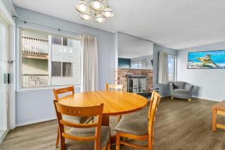 Pet-Friendly Family Fireplace and Kitchen Suite for 8 - Pool and Hot Tub - 1