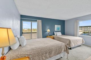 Pet-Friendly Family Fireplace and Kitchen Suite for 8 - Pool and Hot Tub - 7